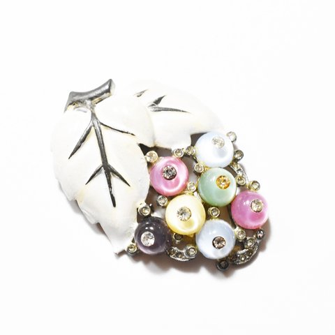 Vintage 1940's pastel　multicolor glass grapemotif　clip brooch