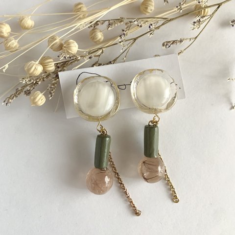 clear button x olive x pink beige earrings