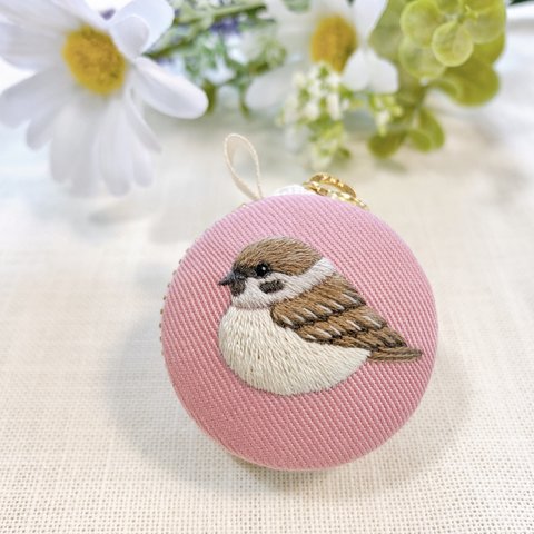 スズメ🐣刺繍　マカロンケース　野鳥　鳥　小鳥