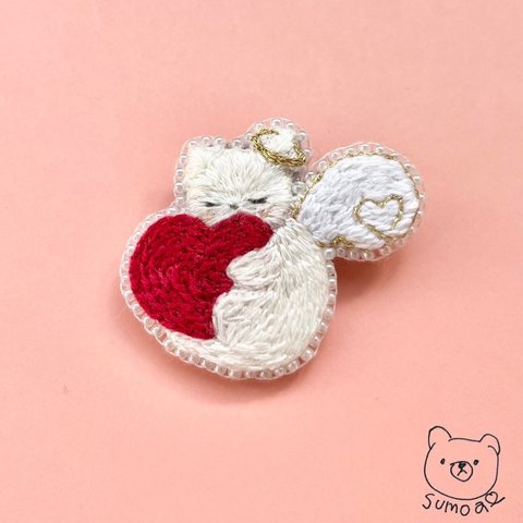 【再販】ハート抱っこの天使ねこ＊刺繍ブローチ