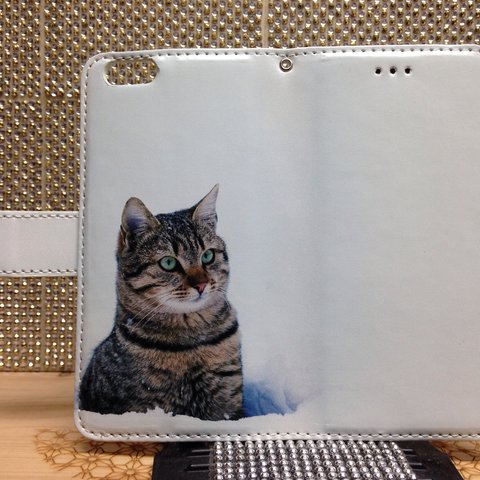 新品送料無料 iPhoneケース 手帳型 出てきたネコ 猫 ねこ ネコ CAT キャット neko