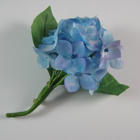 手染め布花  青い・紫のアジサイ(紫陽花)のコサージュ