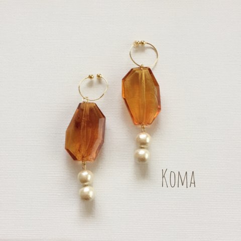 white×琥珀色**cotton pearlのイヤリング