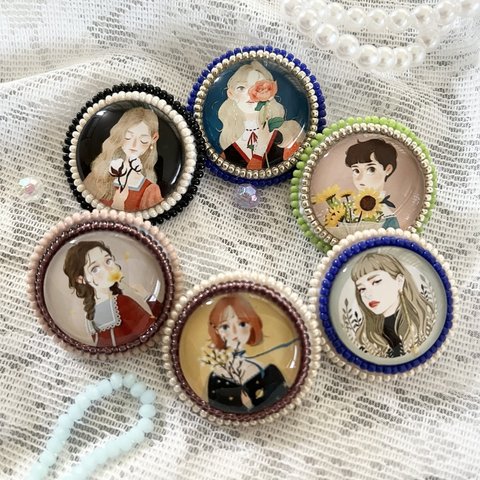 女の子のカボションブローチ☆ビーズ刺繍