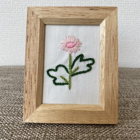 刺繍【季節　春　ピンクの花】ミニフレーム