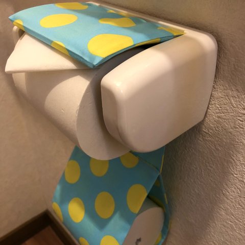 マカロンドットのトイレットペーパーホルダー