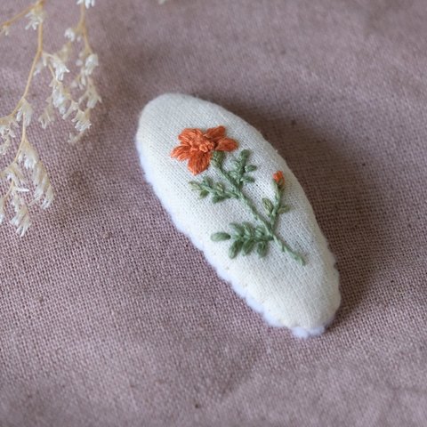 マリーゴールド 手刺繍 パッチンピン