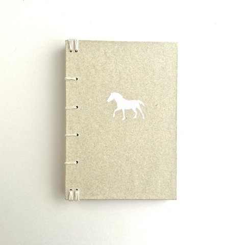 綴じ糸がかわいい手作りノート「風馬ノート」アッシュA6サイズ