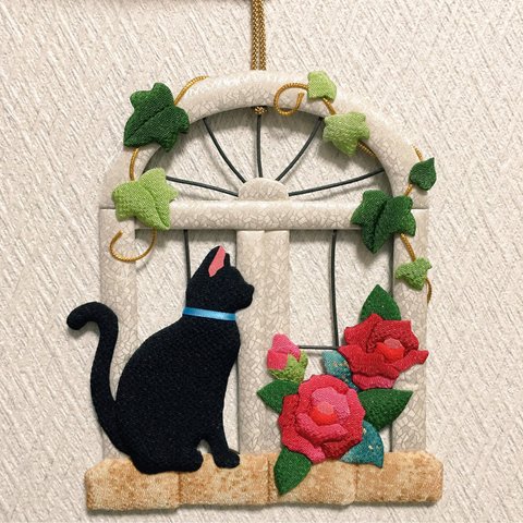 押絵飾り•黒猫と窓辺のバラ