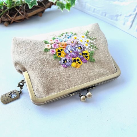 【受注制作】春の花畑刺繍親子がま口財布