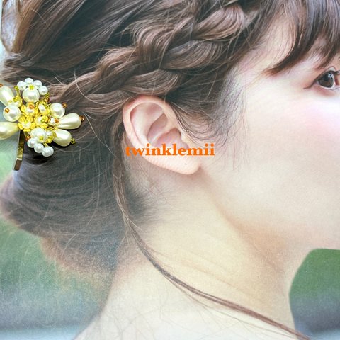 華やかパールとお花のポニーフック💐ポニー　ヘア　髪　ヘアアレンジ  ポイント　オレンジ　黄色　イエロー　ビタミンカラー