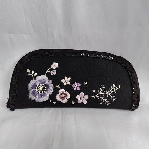 日本刺繍　黒地　花模様　メガネケース　