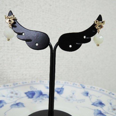 リボンピアス（マザーオブパール）（124）