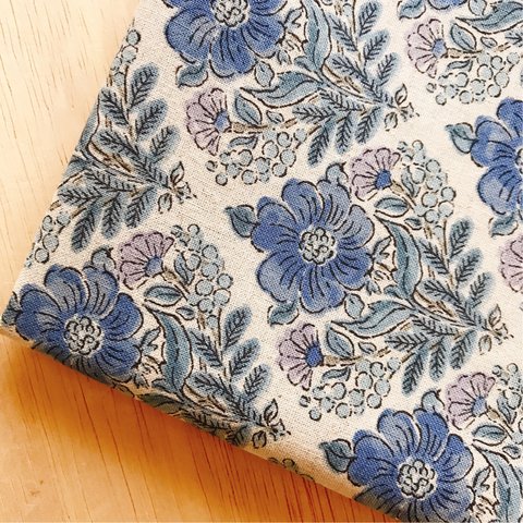 【綿麻シーチング 55×50】botanical flower・ブルー
