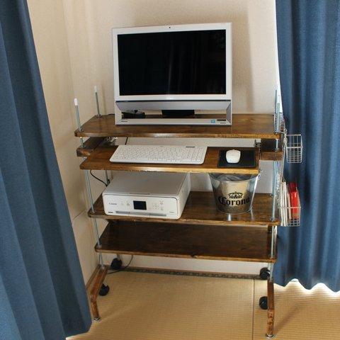 男前家具シリーズ❕❕第三弾❕❕　高さ調整が出来る木製ＰＣデスク❕