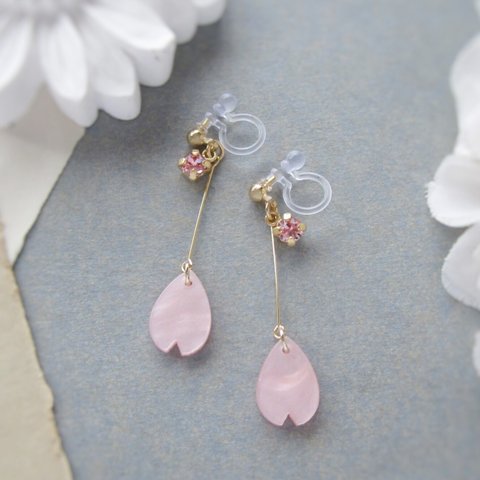 -桜-花びらゆれるイヤリング／ピアス *4322*