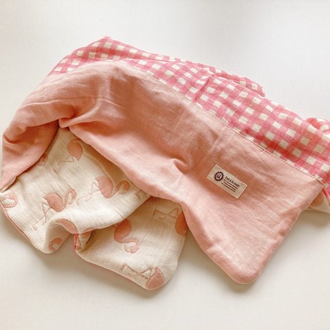 8重ガーゼケット　ピンク　×  ギンガムチェック　フラミンゴ　春夏　ハンドメイド　プレゼント　出産祝い　handmade