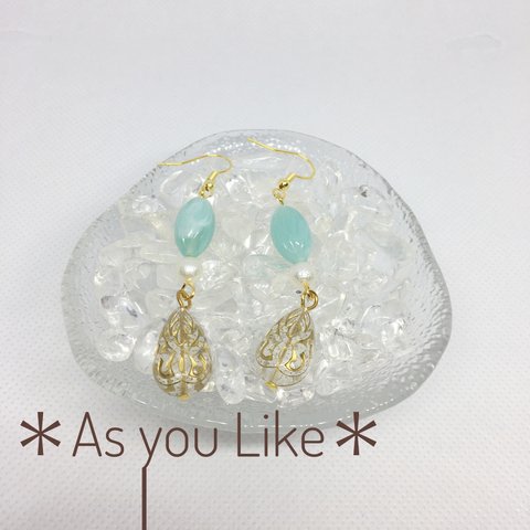 水色しずくピアス