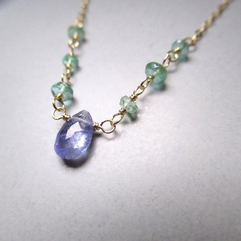 Jewelry necklace "Tanzanite × Emerald"
