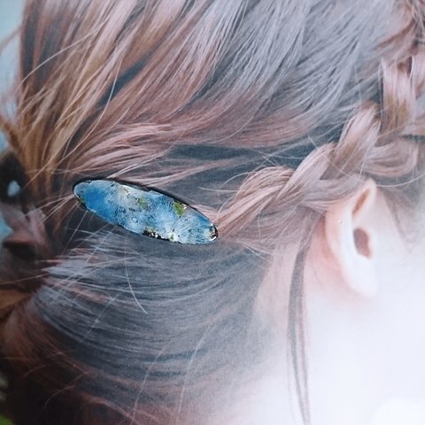 フラワーレジンオーバルヘアクリップ