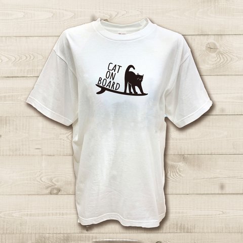 サーフ猫 サーフィンTシャツ 半袖カットソー 子猫の絵 サーフボードに乗っているイラスト 黒猫 cat 海に着ていく服