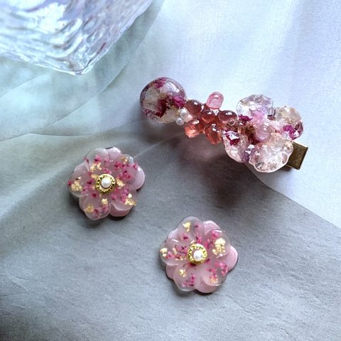 レジン　お花のピアスorイヤリング&ヘアクリップ　No.211