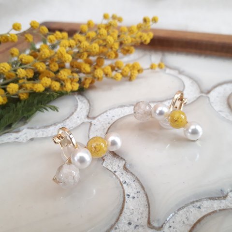  mimosa ball ear cuff