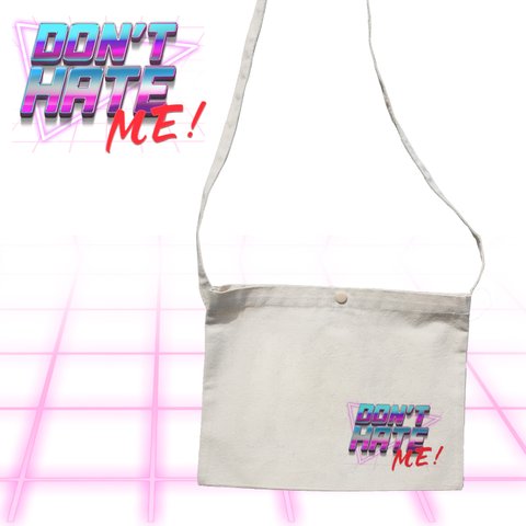 【名入れ可】嫌わないで！80’Sグラフィックサコッシュ　Vol.001　ドントヘイトミー　レトロ　プレゼント　ファッション　DONT　HATE ME