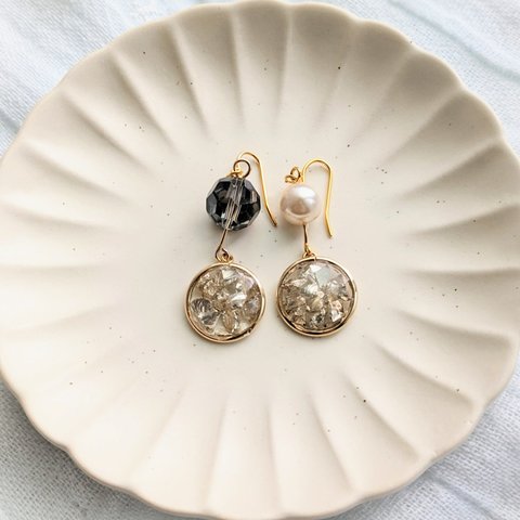 ✢レジンピアス✢　メタリックホロピアス