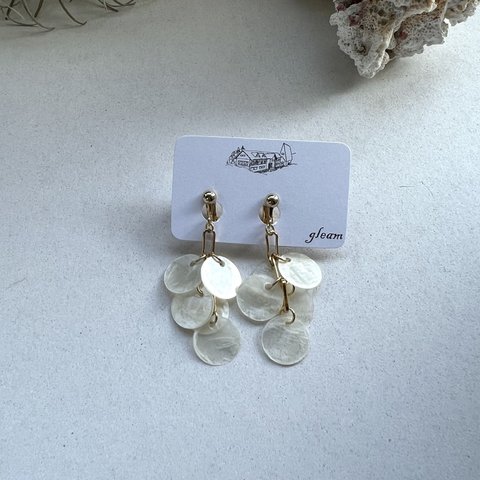 夏アクセ　天然シェルピアス/イヤリング