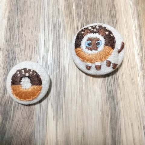 シャム猫 ドーナツ(ナッツチョコ) 刺繍ブローチ