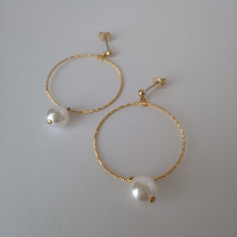 ✳︎erinchi✳︎accessory  シンプルホワイトパーツループピアス