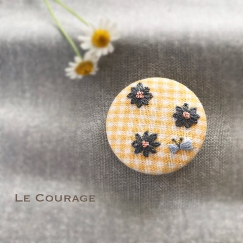 チョウとお花の刺繍ブローチ(黄色)