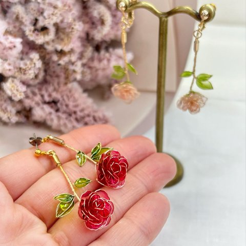 【受注制作】小さな薔薇の贈り物　イヤリング／ピアス