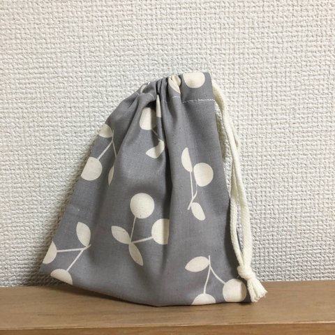 モノトーンさくらんぼ柄のコップ袋 巾着袋