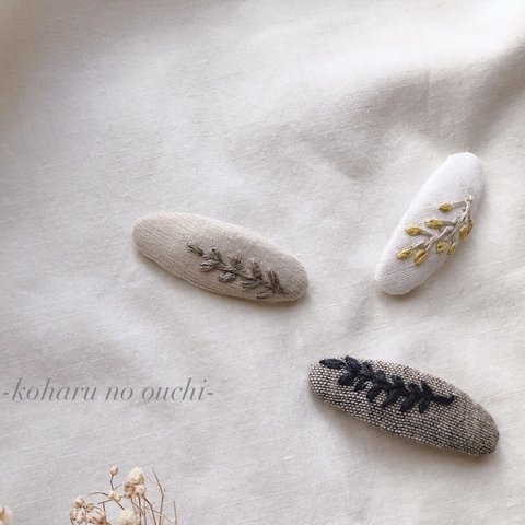 【刺繍ピン】 葉っぱのパッチンピン ⸝⋆