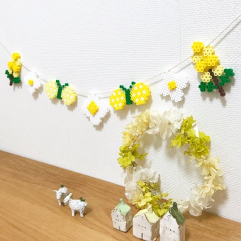 ミモザと蝶々のガーランド🌼