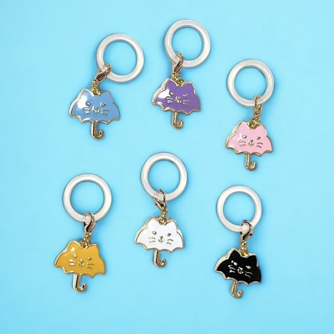 新作❤︎カラフル【送料無料】♡キャットアンブレラ☔︎  チャーム♡〈雨の日を楽しく♪〉可愛い傘のアクセサリー　可愛い猫ちゃん