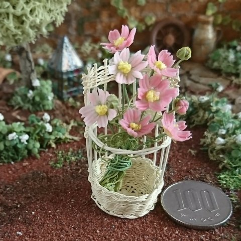 ミニチュアの花「コスモスのバゲットスタンドA」