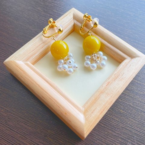 イエロー×パールイヤリング・ピアス