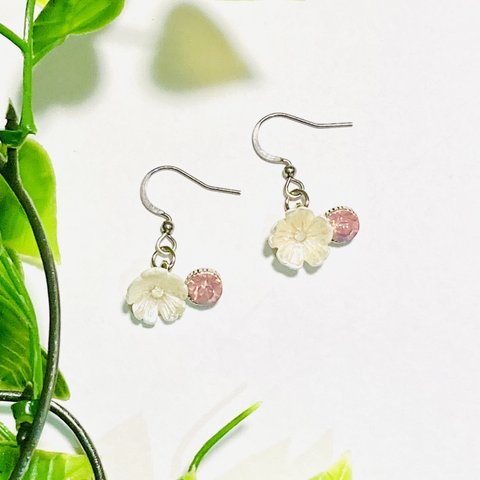 【訳あり・B級品】桜チャームのピアス①