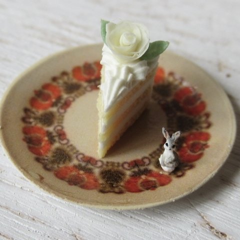 グレーうさぎ🐰白い薔薇のバタークリームショートケーキ🍰