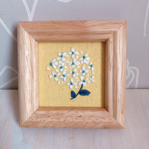 刺繍フレーム🌼紫陽花（あじさい）壁飾り インテリア雑貨