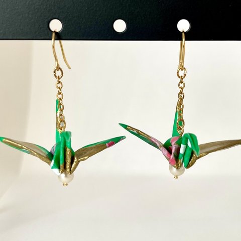 origami crane earrings  M   no.15  /  pearl パール　折り紙　ピアス　鶴　お土産　ギフト　gift souvenir 和服　和装　浴衣　着物　kimono 