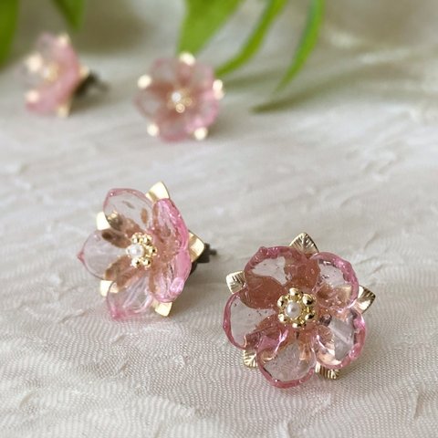 Cherry Blossoms ～ガラスの桜ピアス～（艶あり）