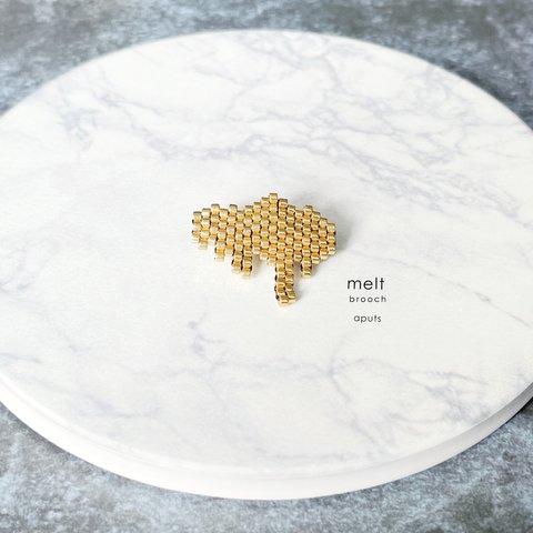 melt (gold) (brooch)