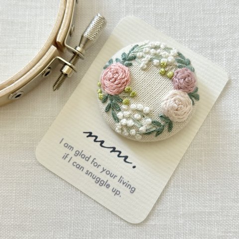 お花の刺繍ブローチ 