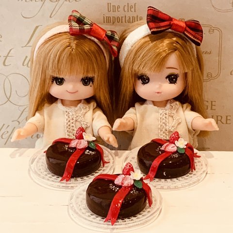 オシャレ可愛いチョコレートケーキ🍫🎂