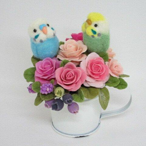 羊毛フェルト　仲良しセキセイインコ＆薔薇ブルーベリーの可愛いミニオブジェ　ゆこりん工房　鳥