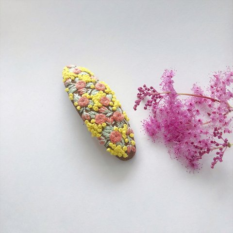 刺繍ヘアピン🌼